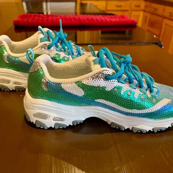 Skechers Womens D'Lites - size 6, wore once. NO box - Picture 3 of 6